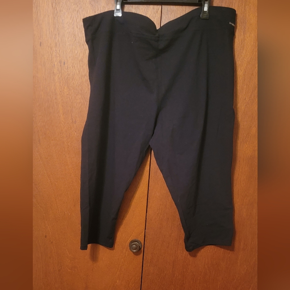 Chic Black Women's Capris